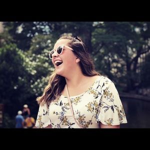 Meet your Posher, Veronica